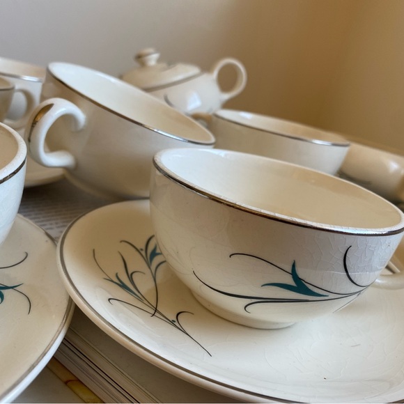 15 pieces set China Vintage Tea Set Sauce
all in great shape
unknown brand - Picture 4 of 9